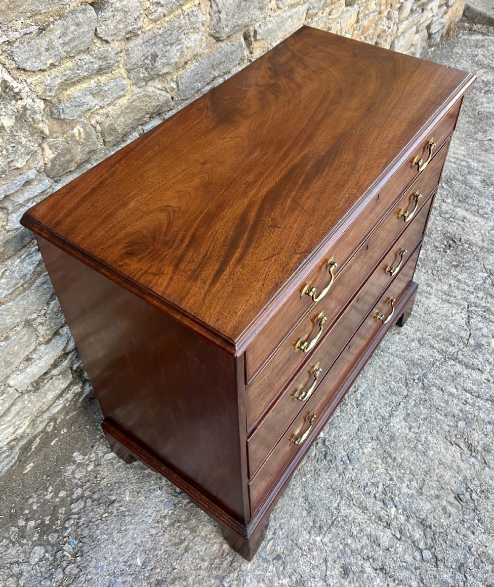 Georgian Mahogany Chest of Drawers View VI