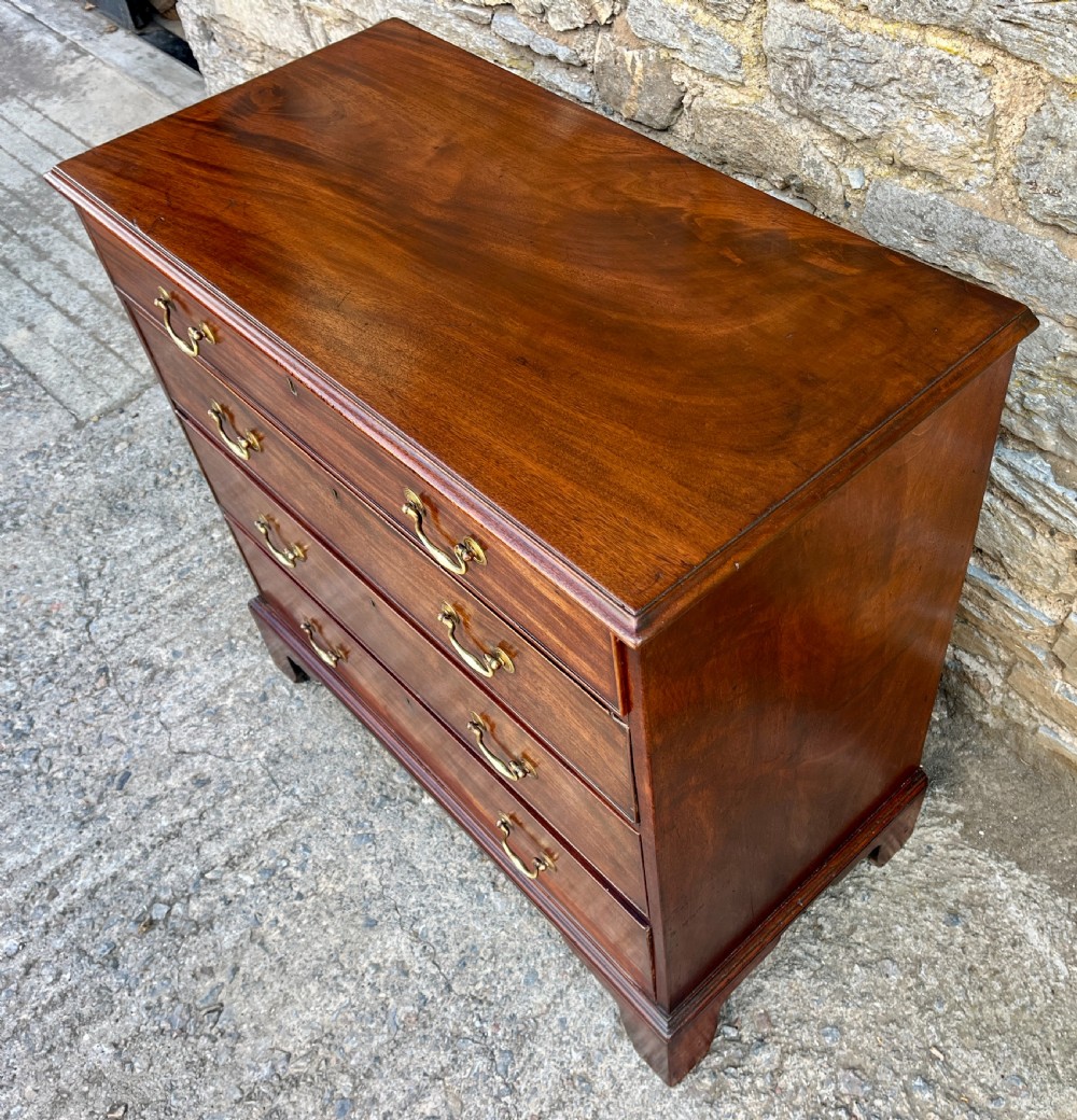 Georgian Mahogany Chest of Drawers View IX