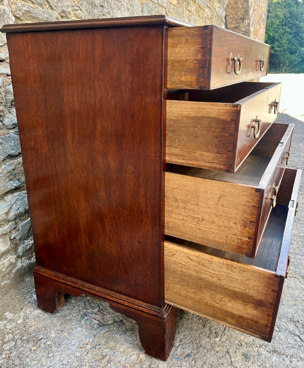 Georgian Mahogany Chest of Drawers View XII