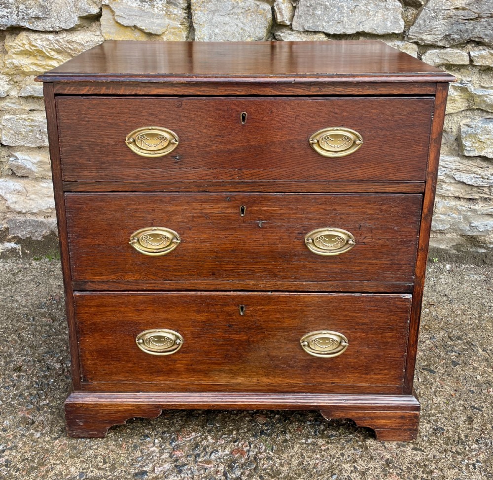 ?Small Georgian Oak Chest of Drawers