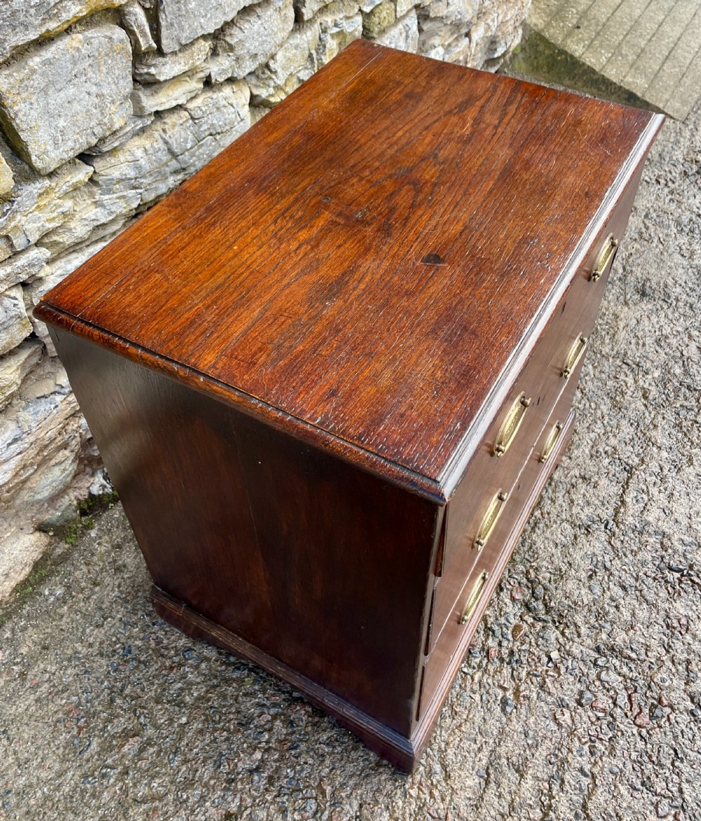 ?Small Georgian Oak Chest of Drawers View VI