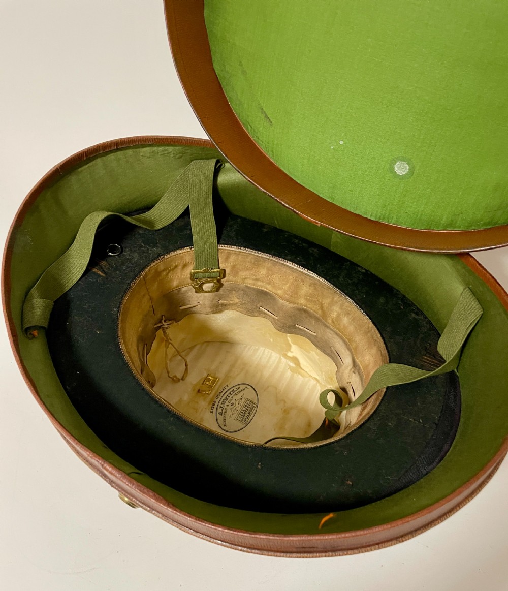 Antique Silk Top Hat in Box View XVII