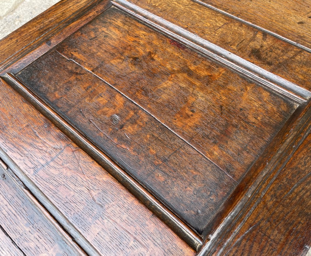 17th Century Oak Coffer View XVI
