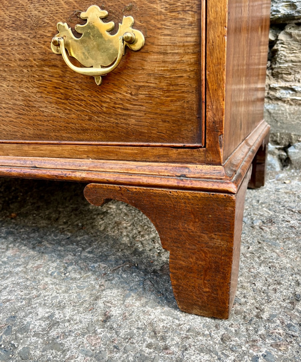 Georgian Oak Crossbanded Chest of Drawers View XV
