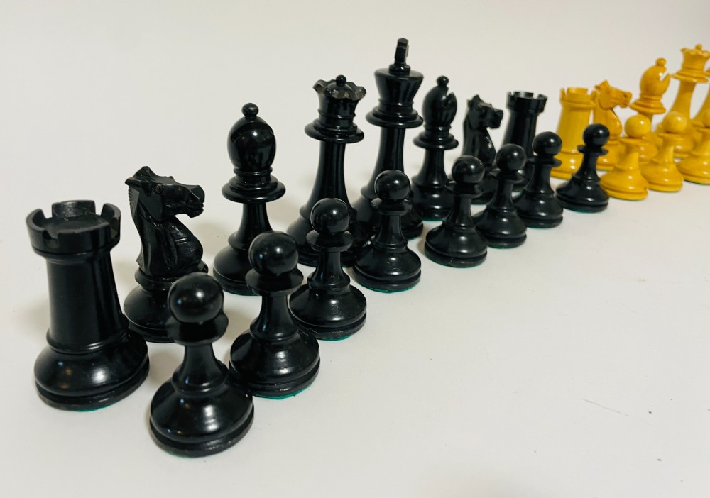 Staunton Pattern Chess Set
 View V