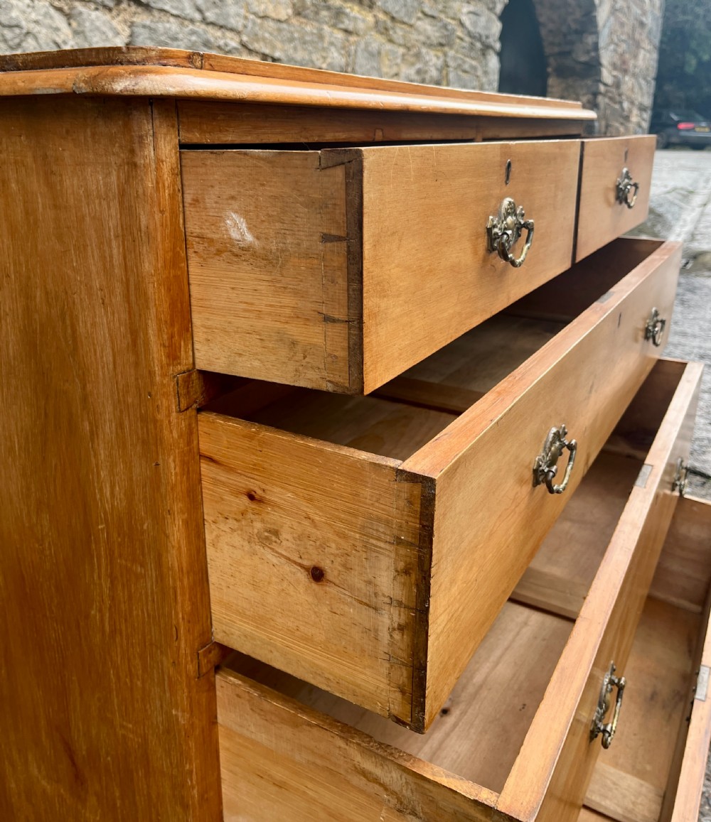 Large Antique Pine Chest of Drawers View VI