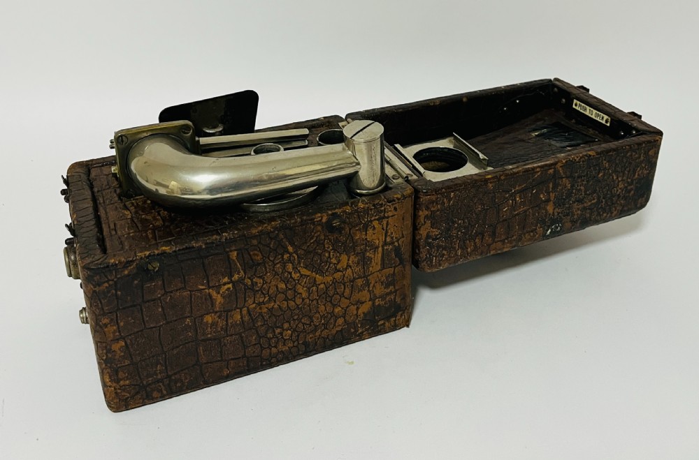 Peter Pan Portable Picnic Gramophone View VII