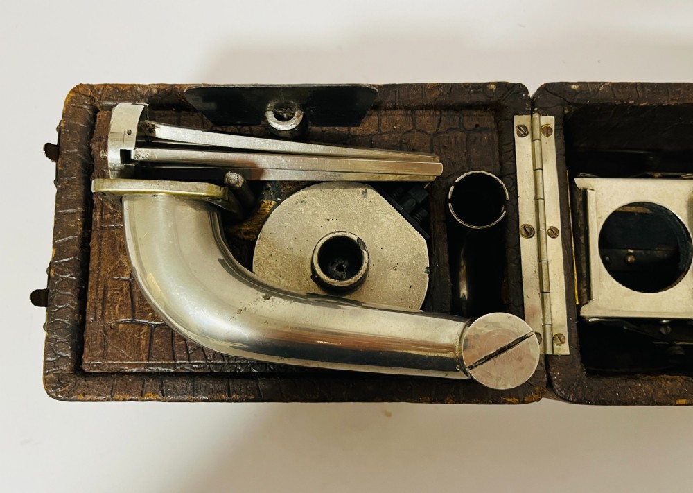 Peter Pan Portable Picnic Gramophone View IX