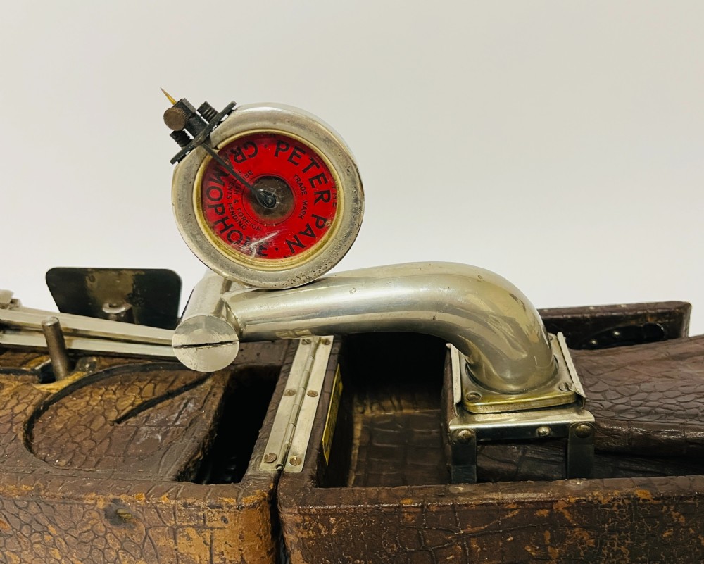 Peter Pan Portable Picnic Gramophone View XII