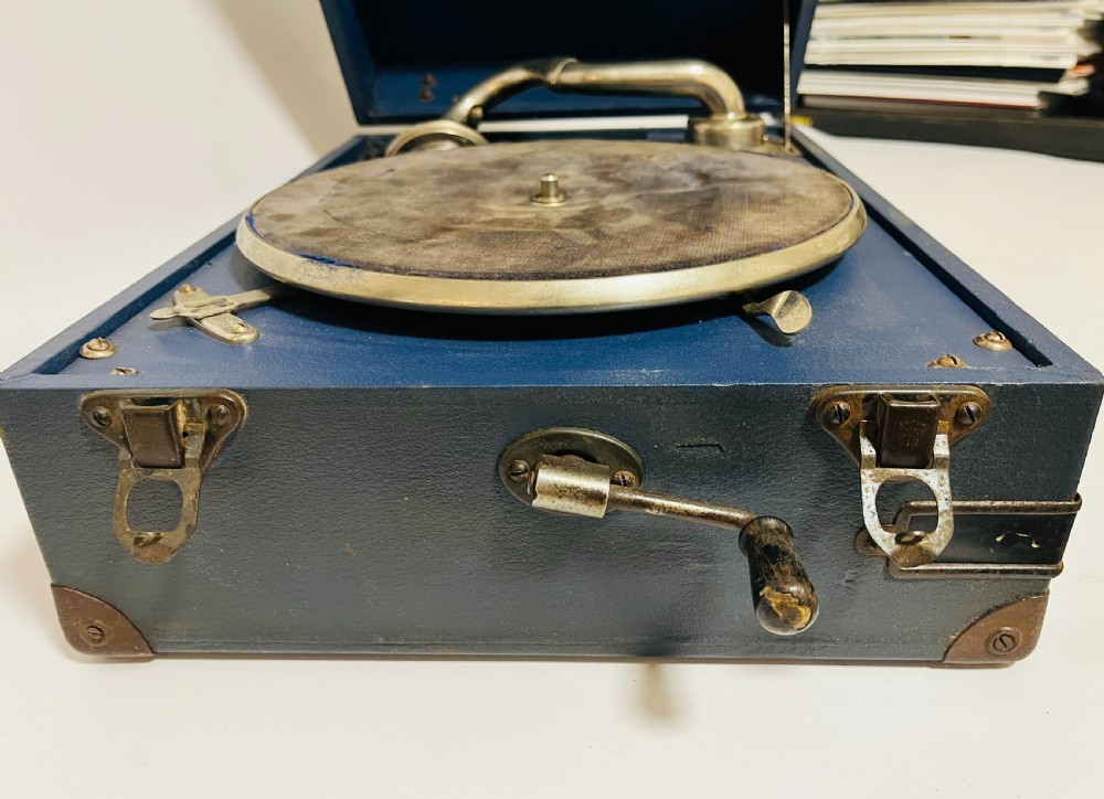 Original Portable Wind Up Gramophone View XIV