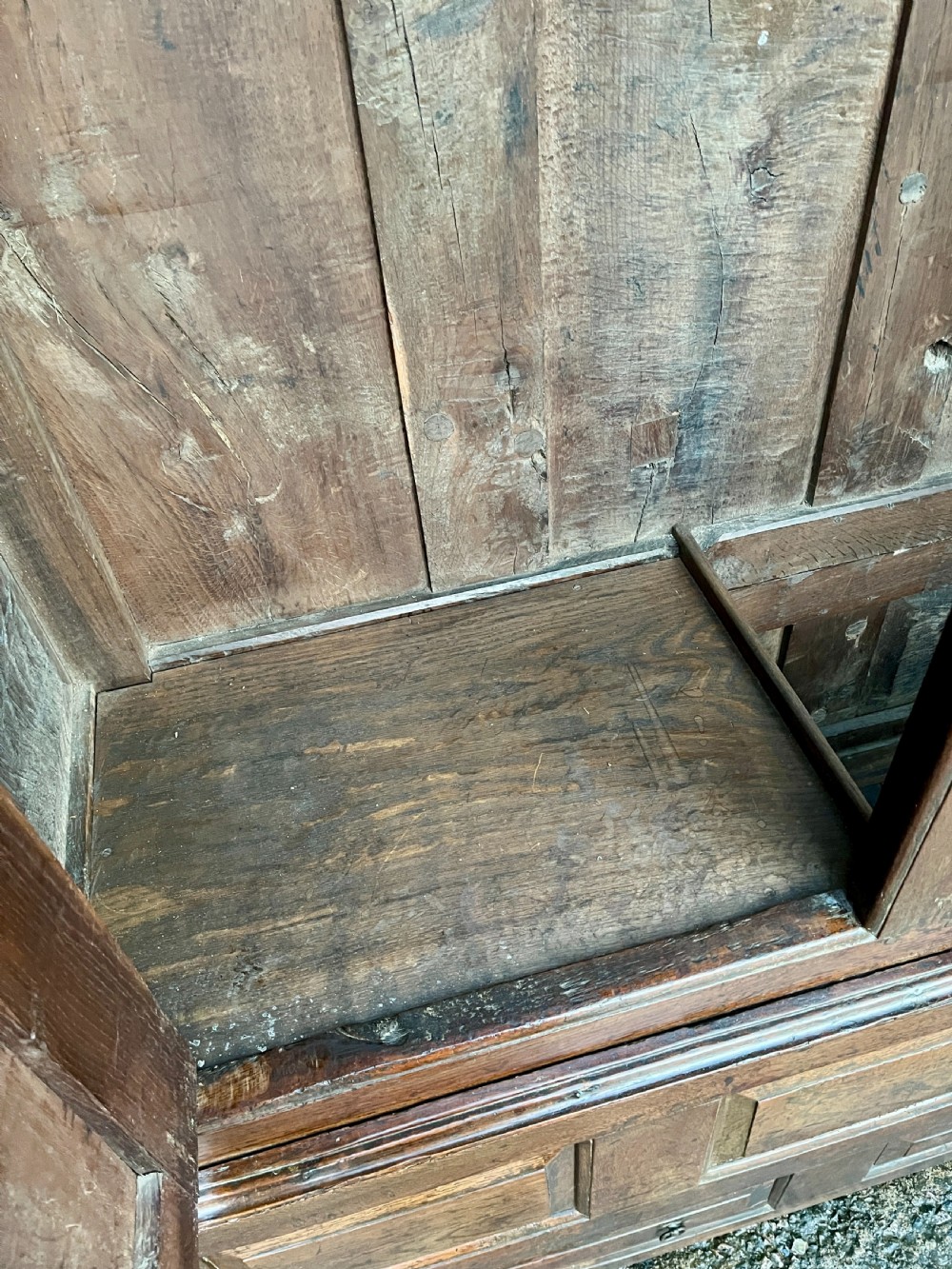 18th Century Welsh Oak Livery Cupboard View XI