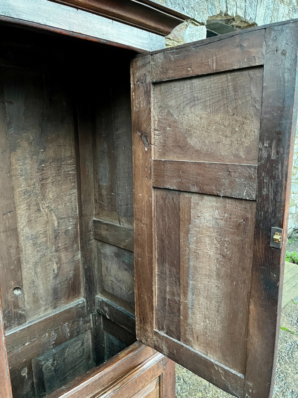 18th Century Welsh Oak Livery Cupboard View XXII