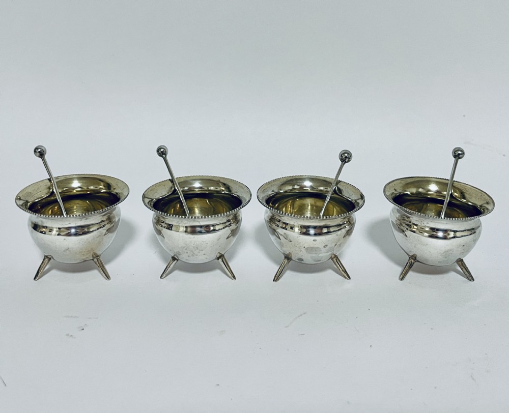 Set of 4 Victorian Silver Cauldron Salts and Spoons