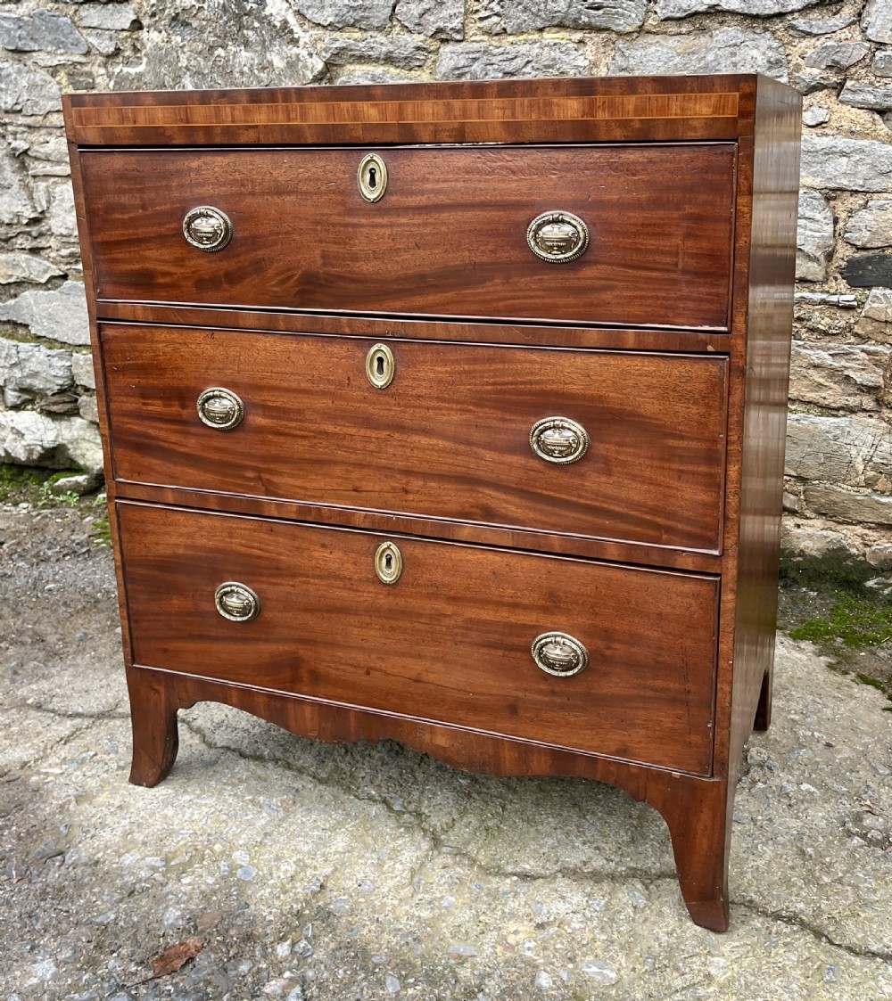 Small Regency Mahogany Chest of Drawers View VII