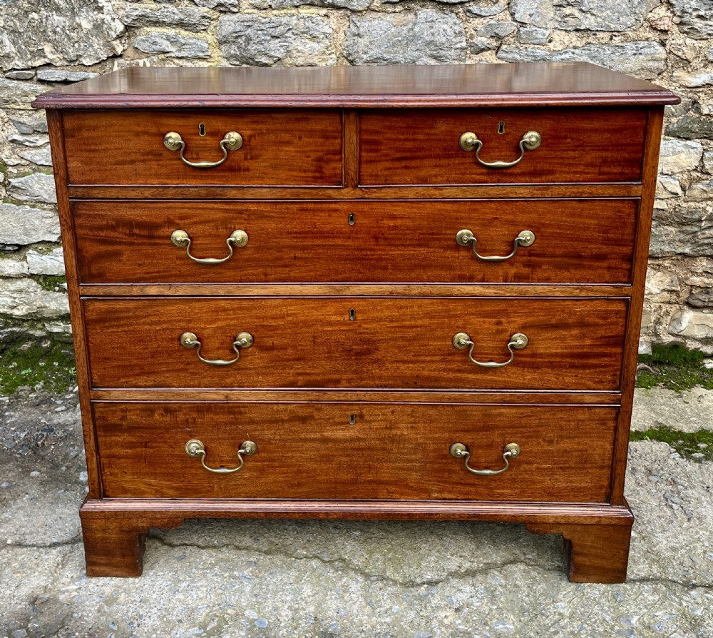 Georgian Mahogany Chest of Drawers