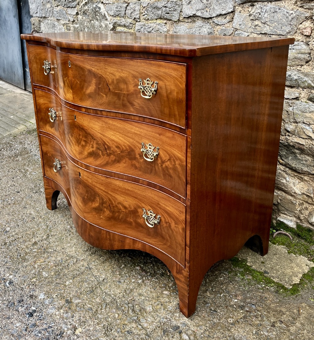 George III Serpentine Mahogany Chest of Drawers View XII