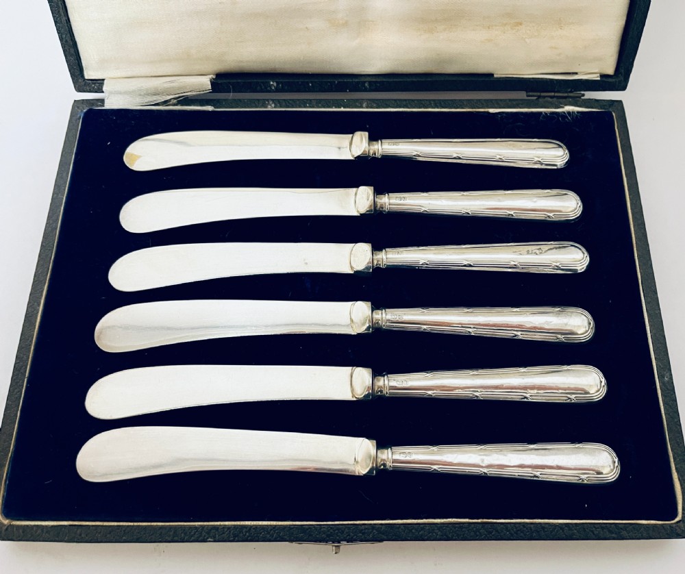 Set of 6 Silver Handled Butter Knives View III