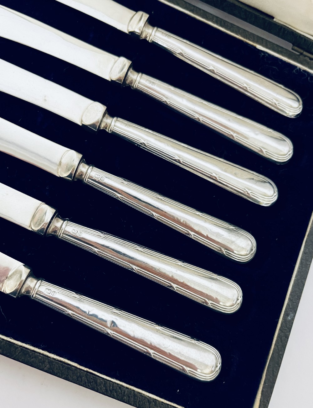 Set of 6 Silver Handled Butter Knives View IV