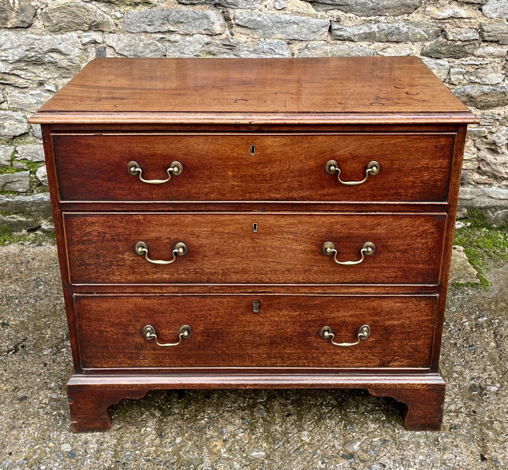 Small Georgian Mahogany Chest of Drawers