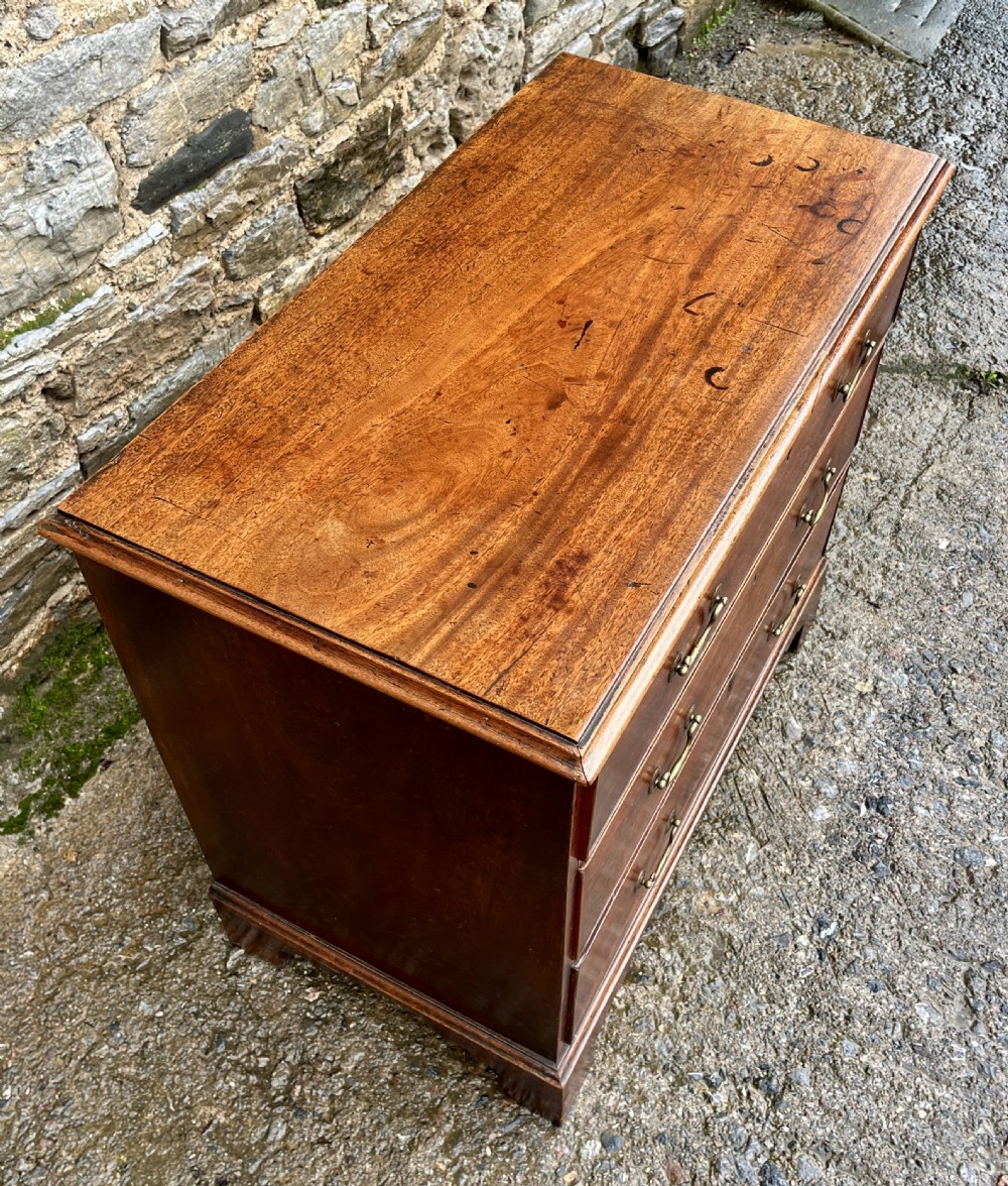 Small Georgian Mahogany Chest of Drawers View IX
