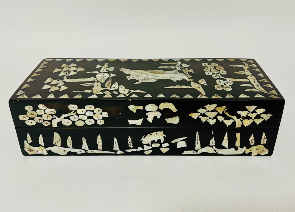 Antique Chinese Mother of Pearl Inlaid Box