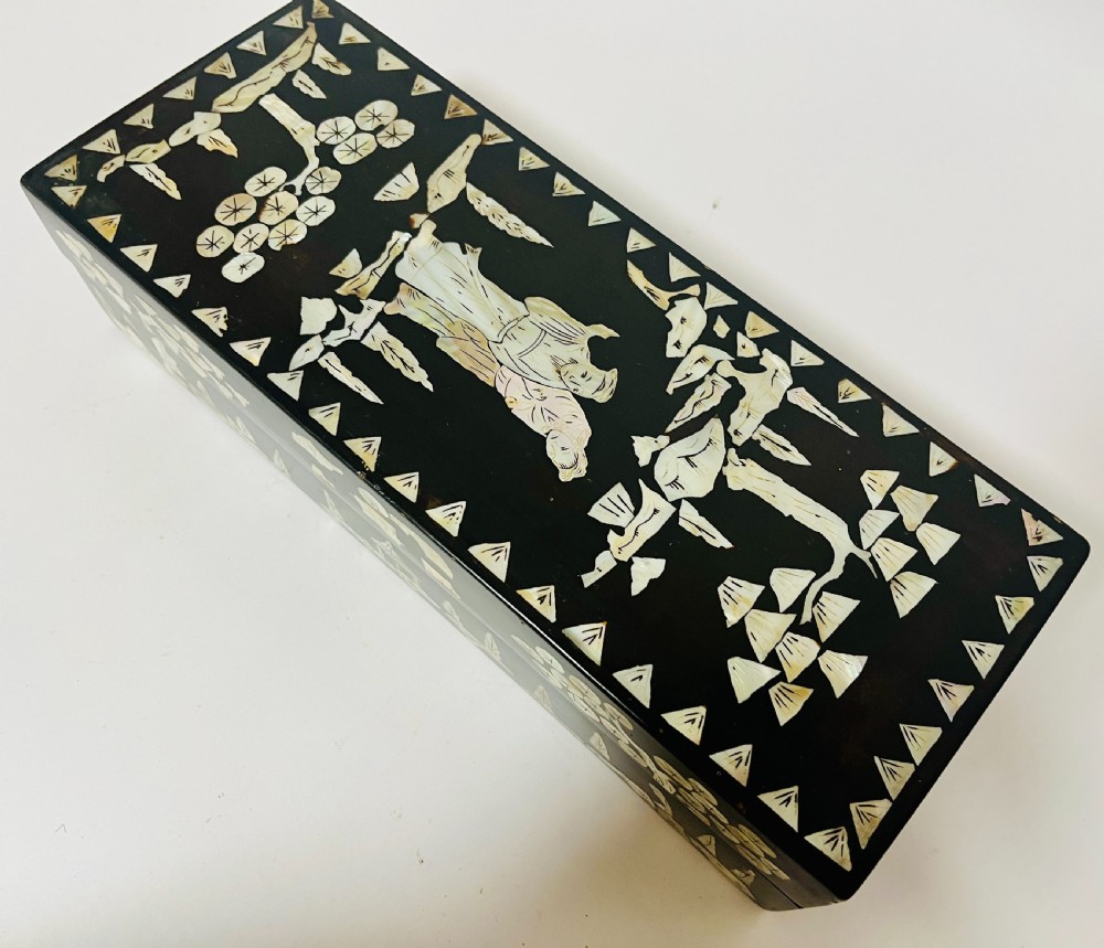 Antique Chinese Mother of Pearl Inlaid Box View VI