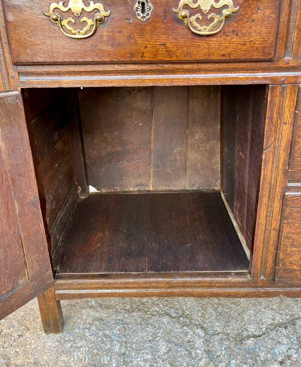 Georgian Oak Dresser Base View V