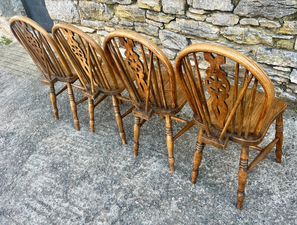 Set of 4 Antique Elm Wheelback Chairs View V