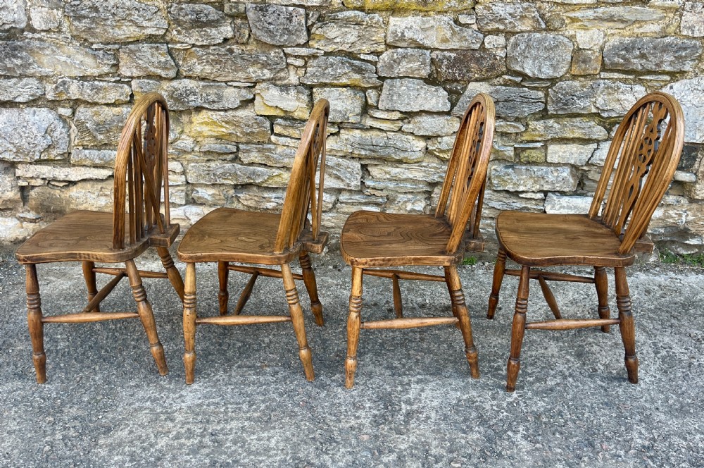 Set of 4 Antique Elm Wheelback Chairs View VI