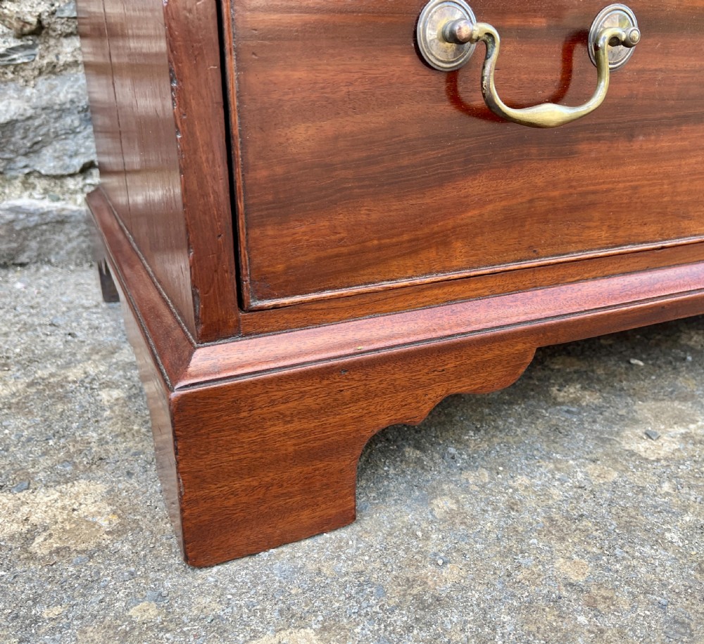 Georgian Mahogany Chest of Drawers View X