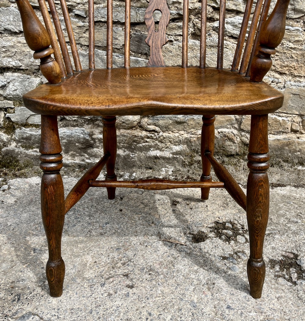 Antique Elm Windsor Chair View IV