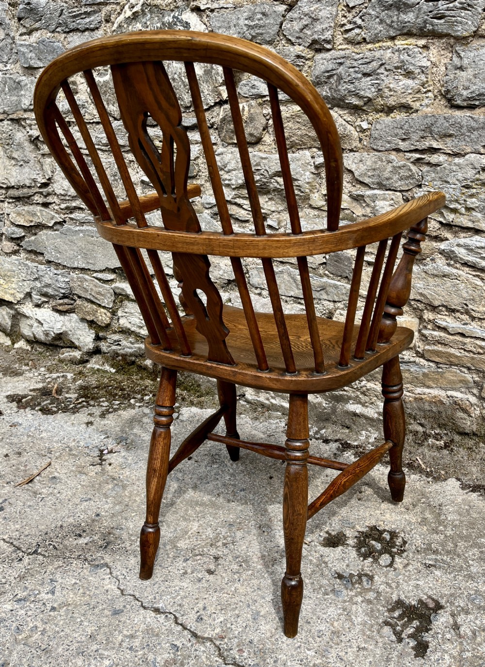 Antique Elm Windsor Chair View XI