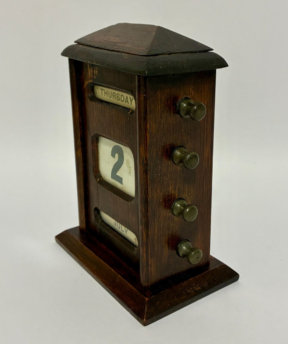 Edwardian Oak Perpetual Desk Calendar View II