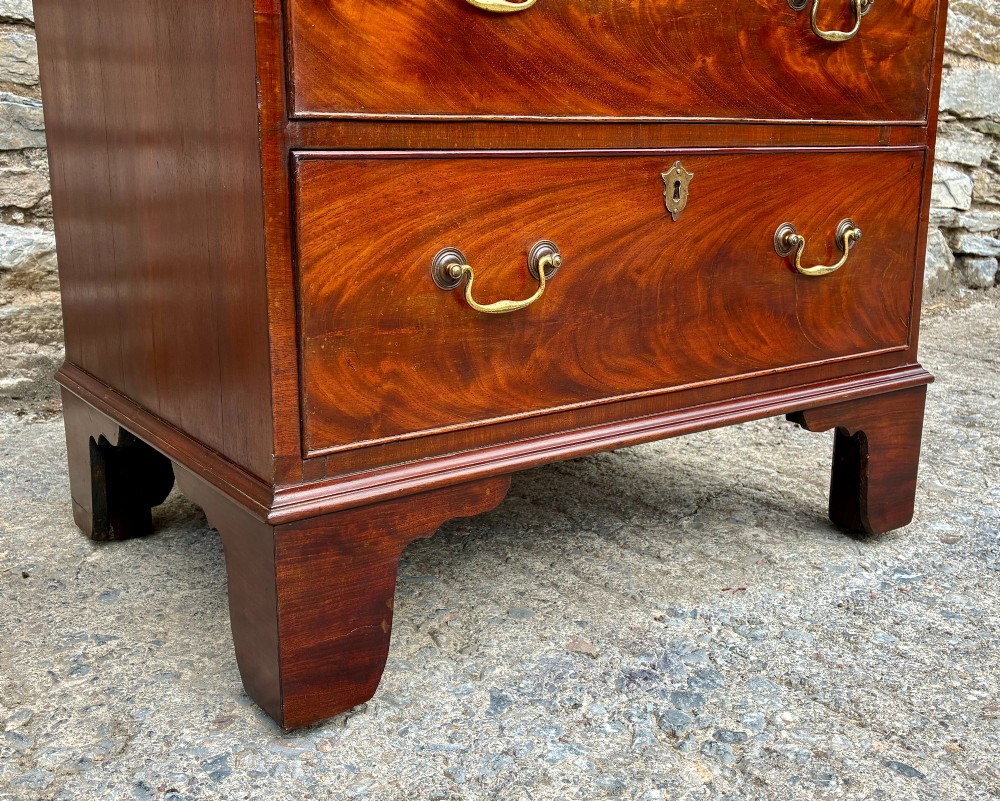 Georgian Mahogany Chest of Drawers View IX