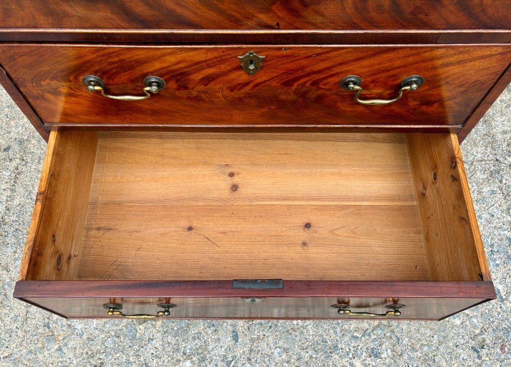 Georgian Mahogany Chest of Drawers View X