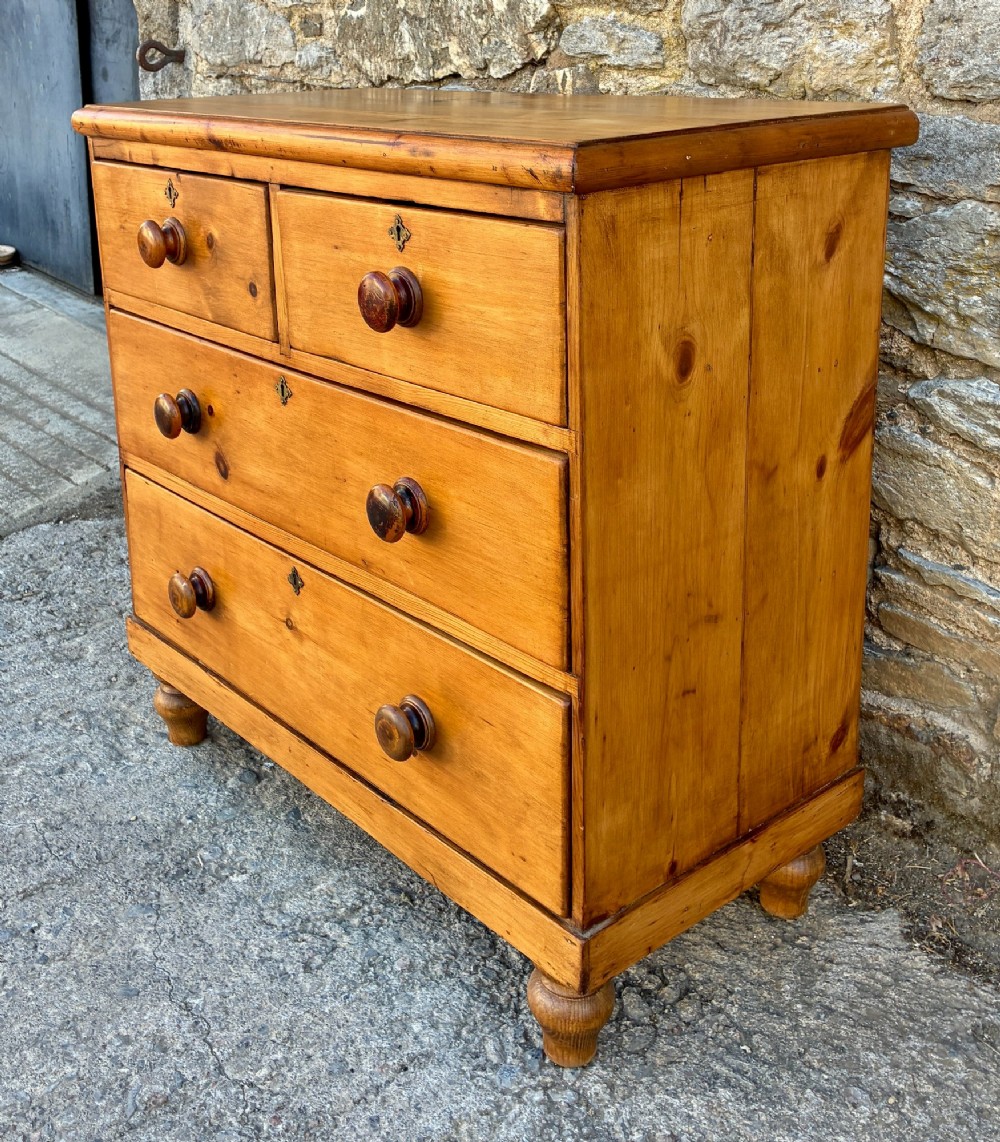 Small Antique Pine Chest of Drawers View VII