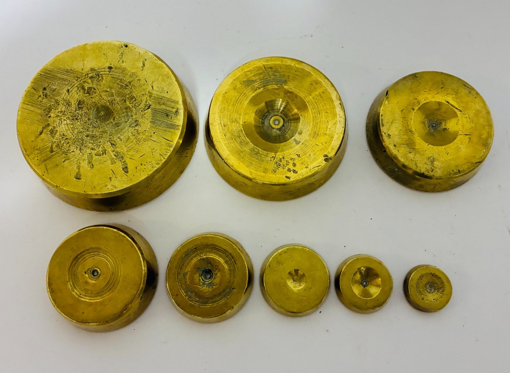 Antique Brass Bank Sovereign Weights View VI