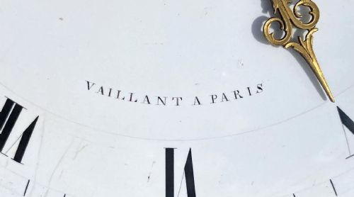 ANTIQUE MAHOGANY WALL BRACKET CLOCK BY VALIANT PARIS WITH PINWHEEL ESCAPEMENT - ADDITIONAL PHOTO 6
