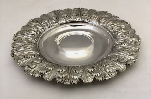 PAIR OF ANTIQUE GEORGE IV SILVER ALMS DISHES BY SAMUEL HENNELL LONDON 3988OZT - ADDITIONAL PHOTO 3