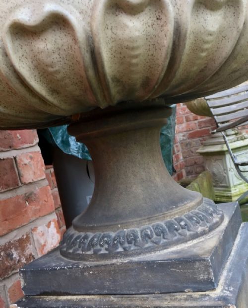 RARE PAIR OF ORIGINAL ANTIQUE VICTORIAN SALT GLAZED GARDEN URNS - ADDITIONAL PHOTO 10