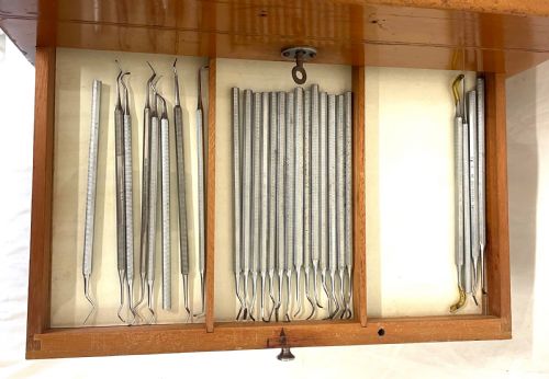 ANTIQUE VINTAGE WOODEN DENTIST APOTHECARY CABINET WITH 6 DRAWERS AND EQUIPMENT - ADDITIONAL PHOTO 12