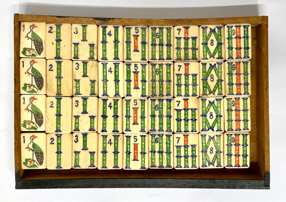Antique Mah Jong Mahjong Set with Superb Carved Carrying Case & Foo Dogs Handle View XIII