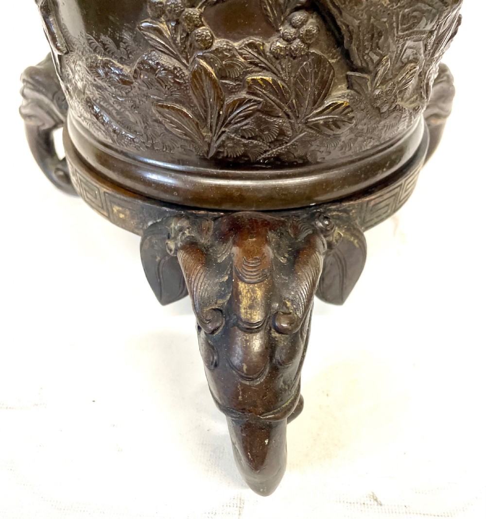 Antique Japanese Meiji Bronze Vase & Stand with Birds & Elephants : 18