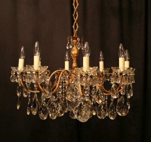 An Italian Gilded Cast Brass 8 Light Antique Chandelier