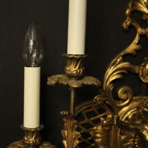 FRENCH PAIR OF CHERUB GILDED BRASS WALL LIGHTS - ADDITIONAL PHOTO 4