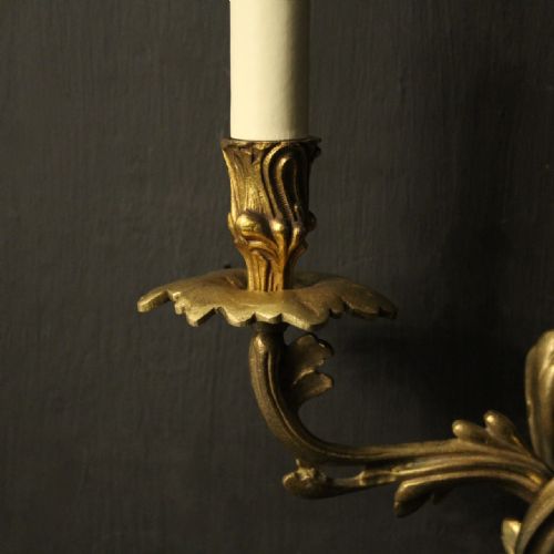 FRENCH PAIR OF GILDED BRONZE ANTIQUE WALL SCONCES - ADDITIONAL PHOTO 3