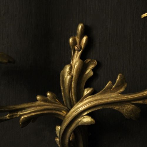 FRENCH PAIR OF GILDED BRONZE ANTIQUE WALL SCONCES - ADDITIONAL PHOTO 4