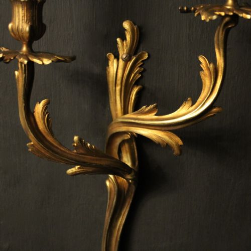 FRENCH PAIR OF GILDED BRONZE ANTIQUE WALL SCONCES - ADDITIONAL PHOTO 5