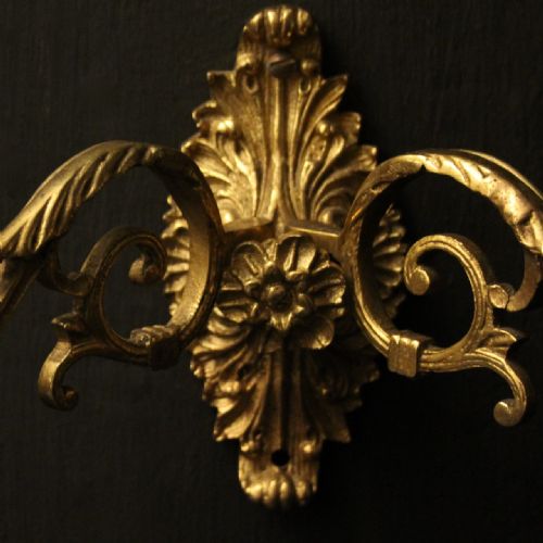 FRENCH PAIR OF GILDED BRASS ANTIQUE WALL SCONCES - ADDITIONAL PHOTO 5