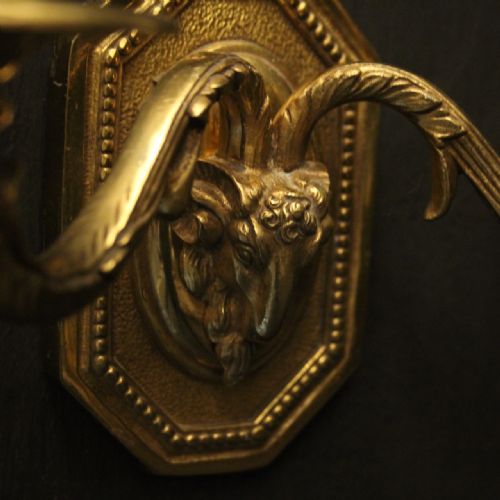 FRENCH PAIR OF GILDED BRONZE RAM HEADED WALL LIGHTS - ADDITIONAL PHOTO 6